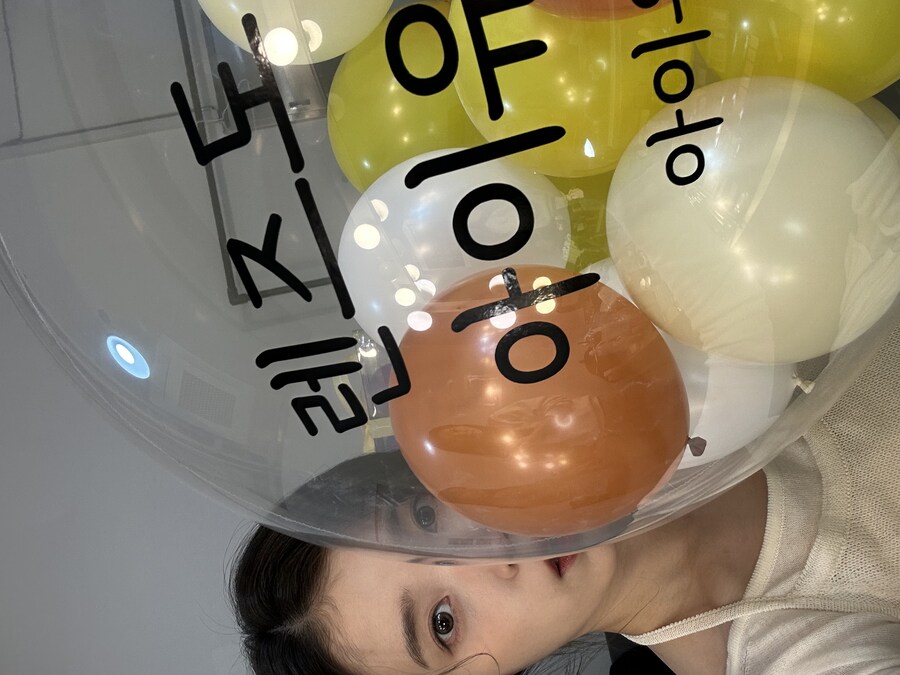 2025.01.02 아이유 베리즈 포스트(인스타 미공개 컷)_17.jpg