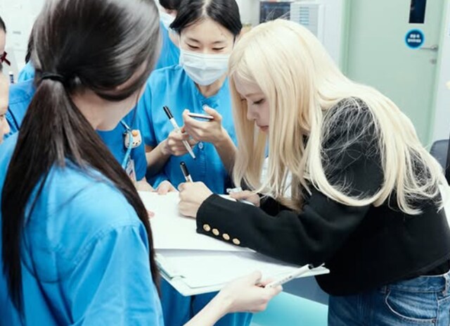 “술자리 대신 병원” 로제, 술잔 대신 손하트로 전파한 선한 영향력_6.png