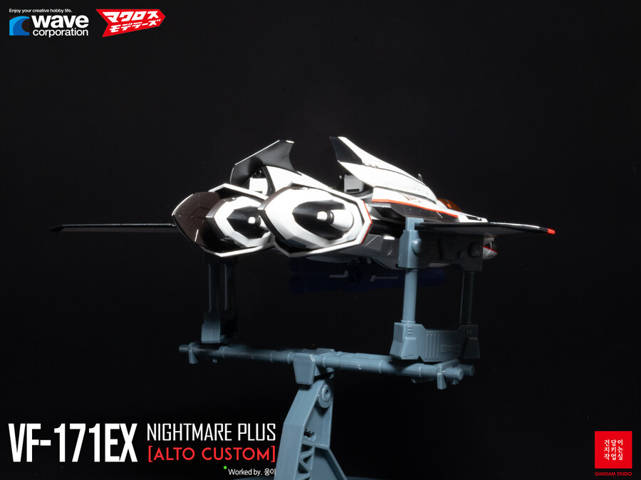 [WAVE] 1/72 Macross Frontier VF-171_8.jpg