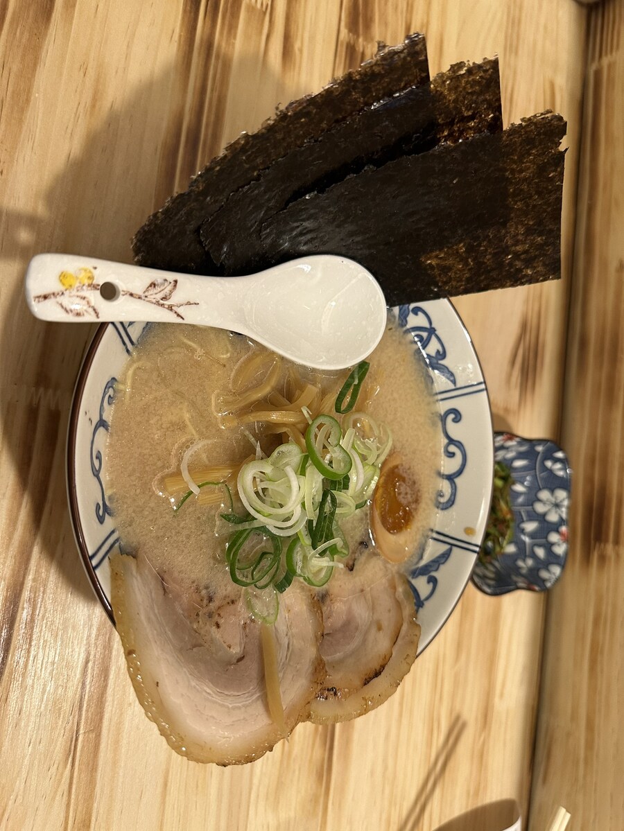 산카이메 - 돈코츠 소유 라멘_1.jpg