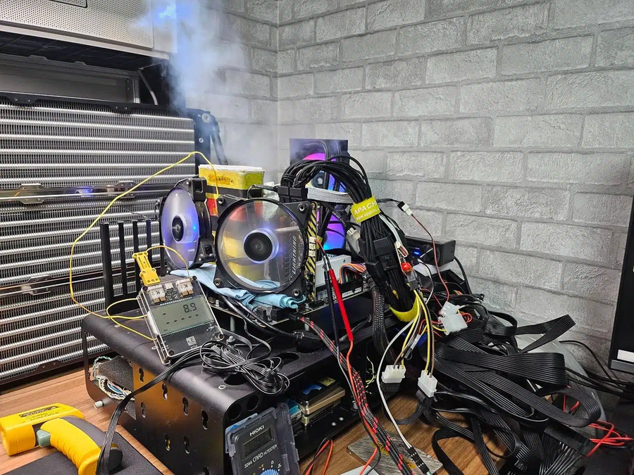 MSI, RTX 5090 Lightning Z OCER 기판 사진 유출_3.webp