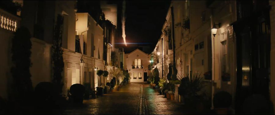 [킹스맨]폭발당하는 기지_1.jpg