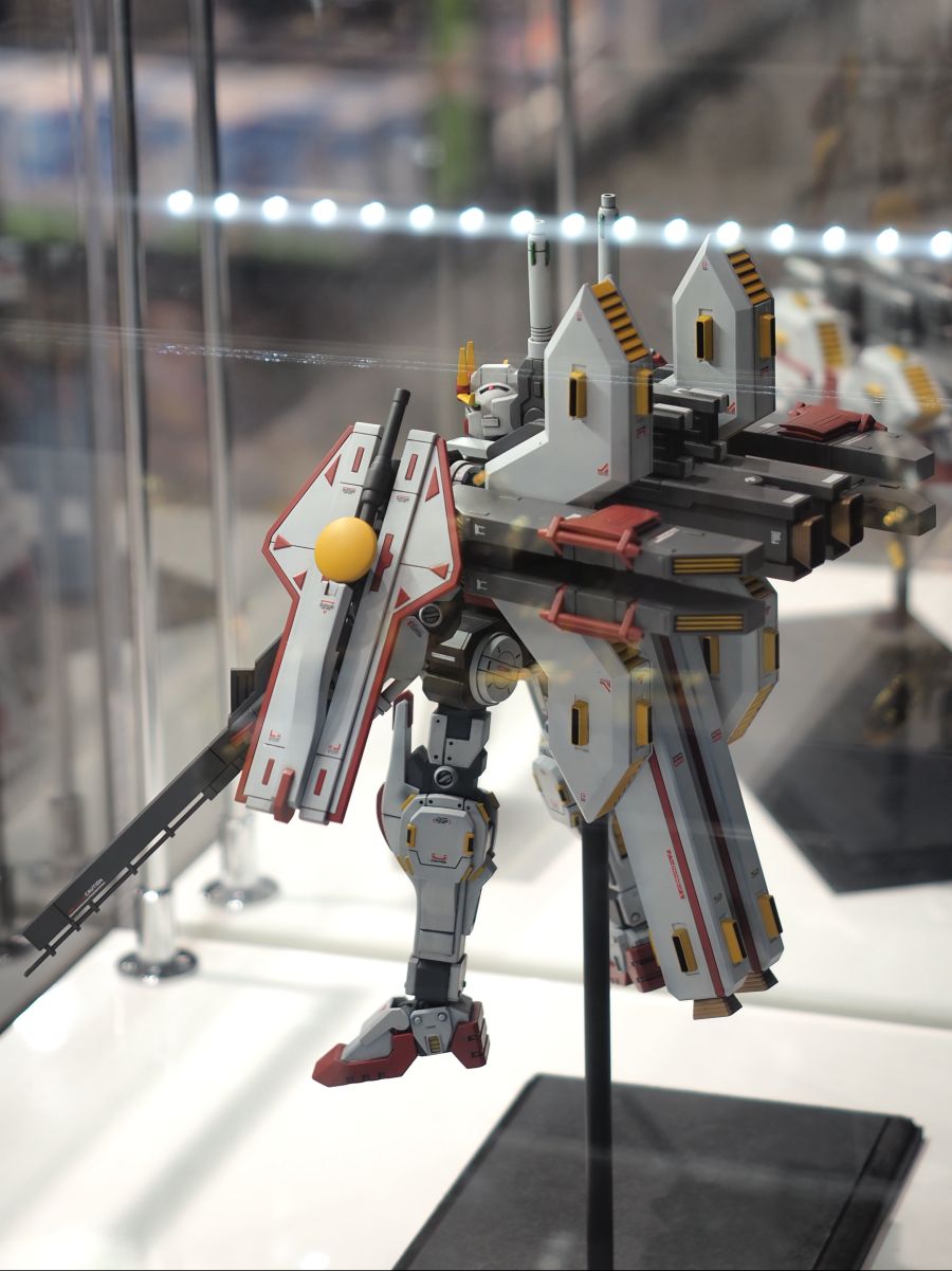 하비 재팬 게재 1/100 썬더볼트 건담 스크래치 작례 전시 사진 2_8.jpg