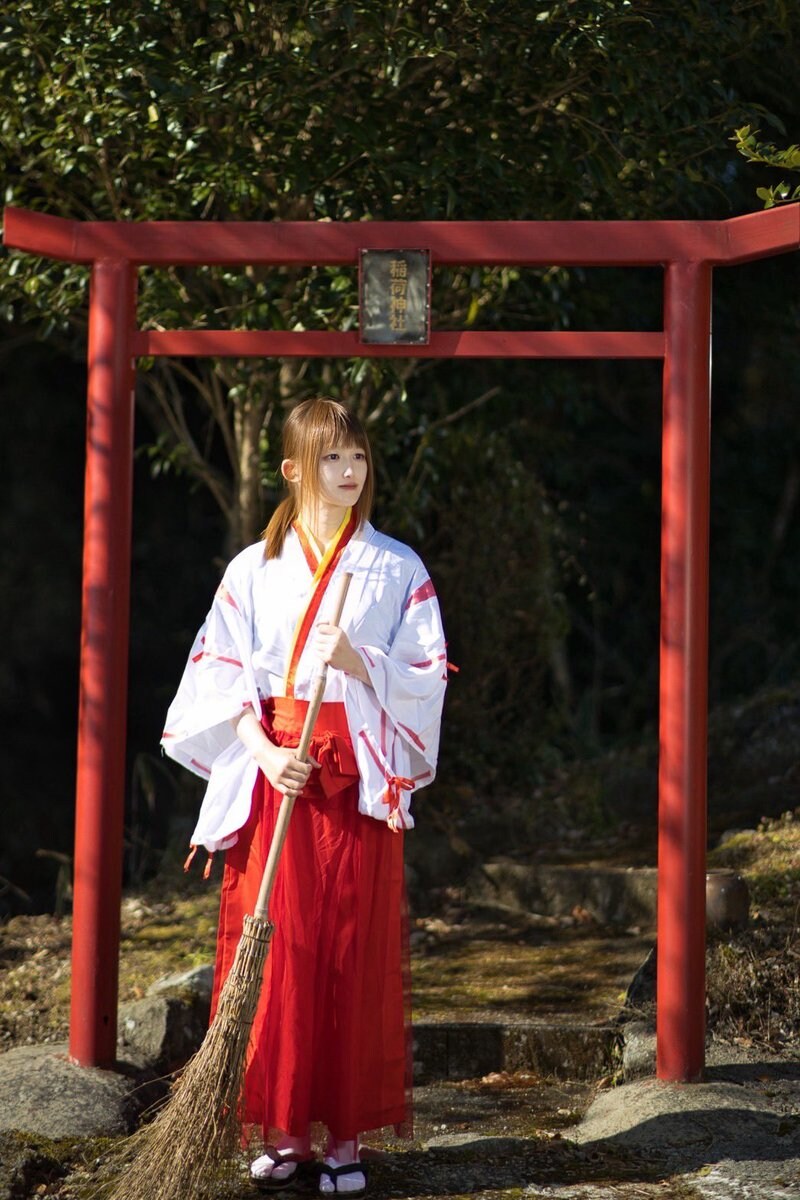 유게이들이 생각하는 무녀의 모습_1.jpg