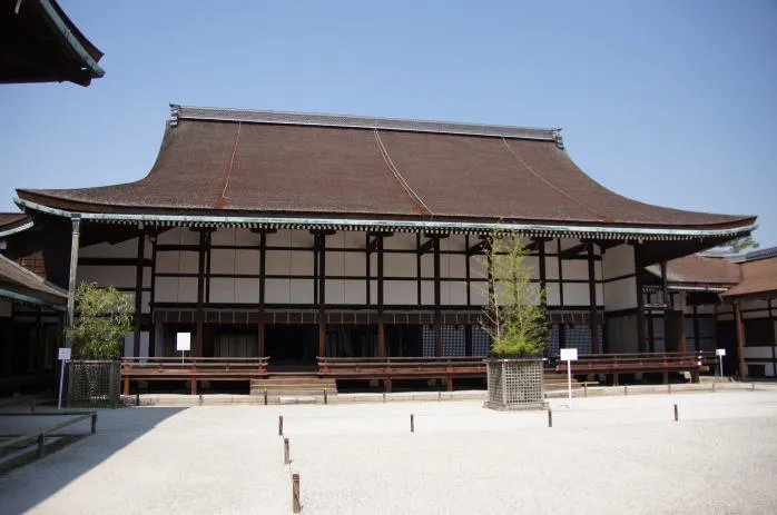 번개가 떨어져 한 나라의 주요 관료들을 여럿 죽인 사건_1.webp