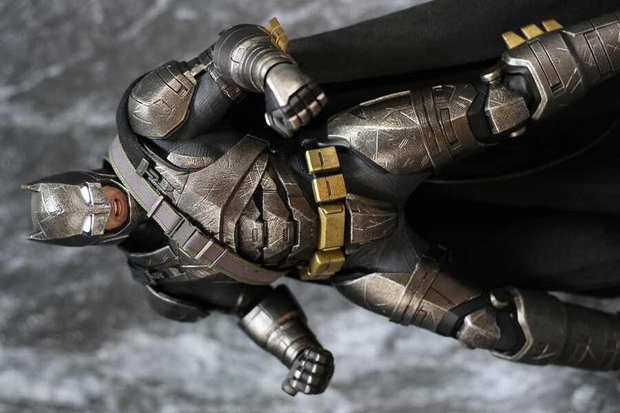 [핫토이] 아머드 배트맨 2.0 다이캐스트 디럭스_24.jpg