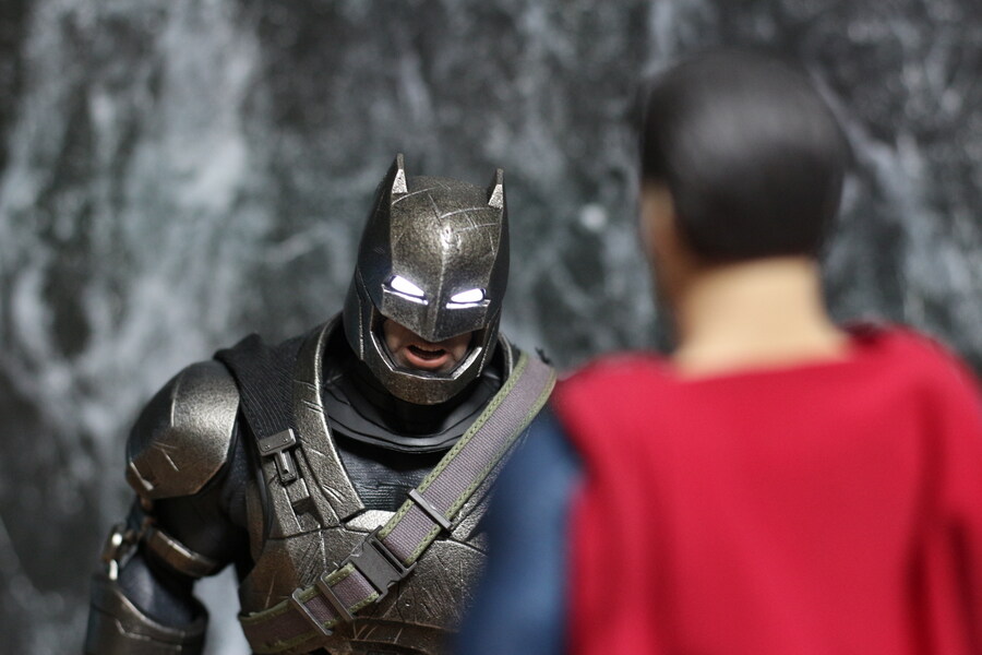 [핫토이] 아머드 배트맨 2.0 다이캐스트 디럭스_30.jpg