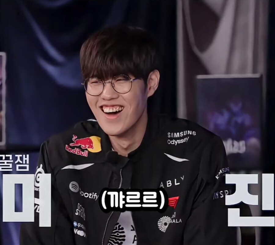 롤) 페이커의 옆집 애착인형 근황_6.png