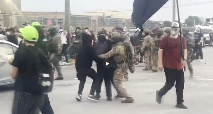 지금 미국 ICE 관련 사태보면 여간 개판이 아니긴함_3.png