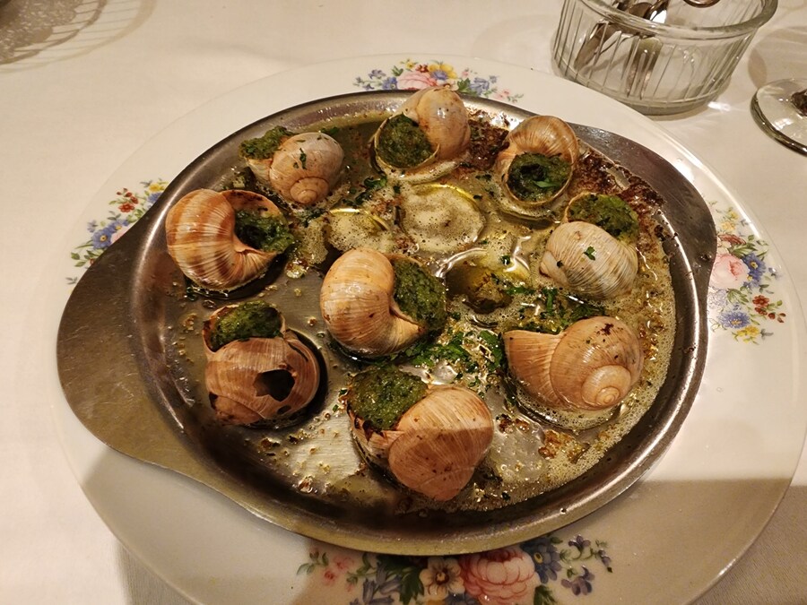 흑백)옛날에 프렌치 파파 가게 갔다왔었네_4.jpg