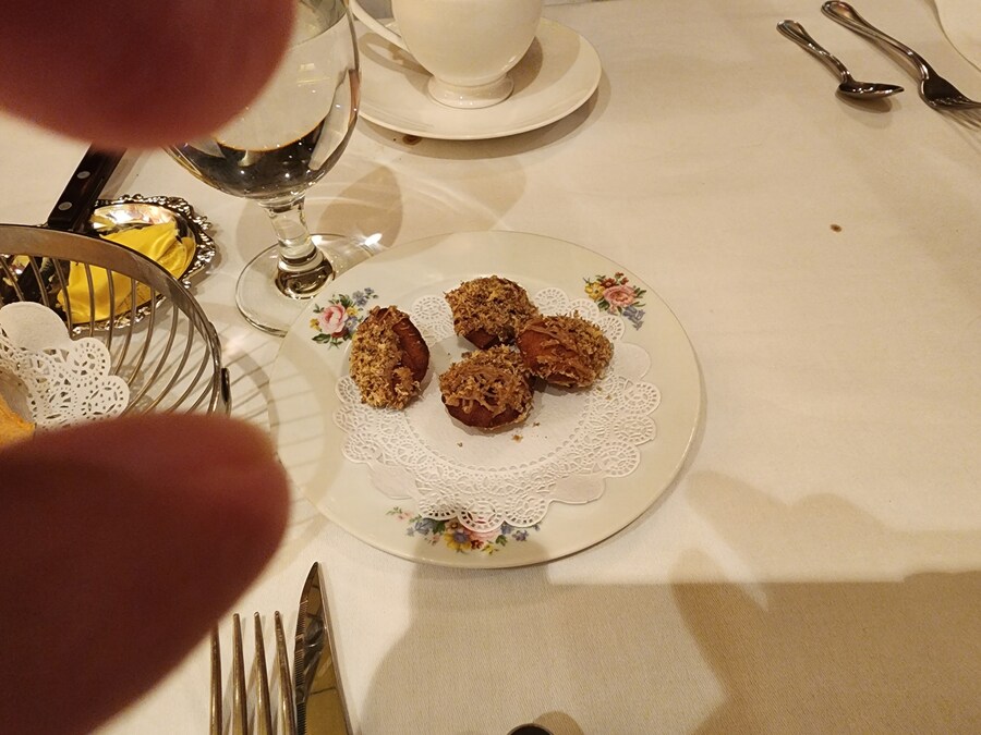 흑백)옛날에 프렌치 파파 가게 갔다왔었네_7.jpg