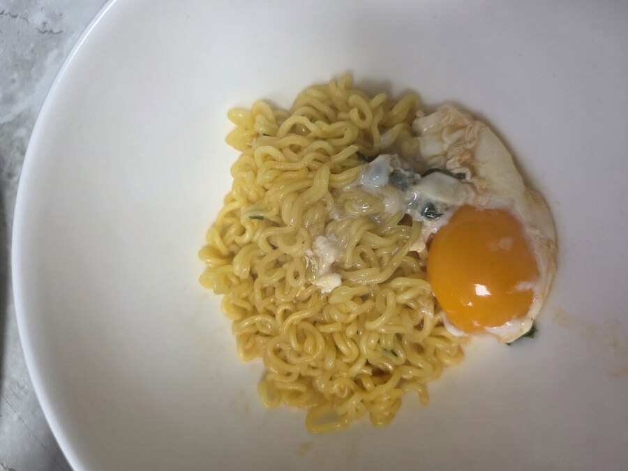 갓 튀긴 라면_5.jpg