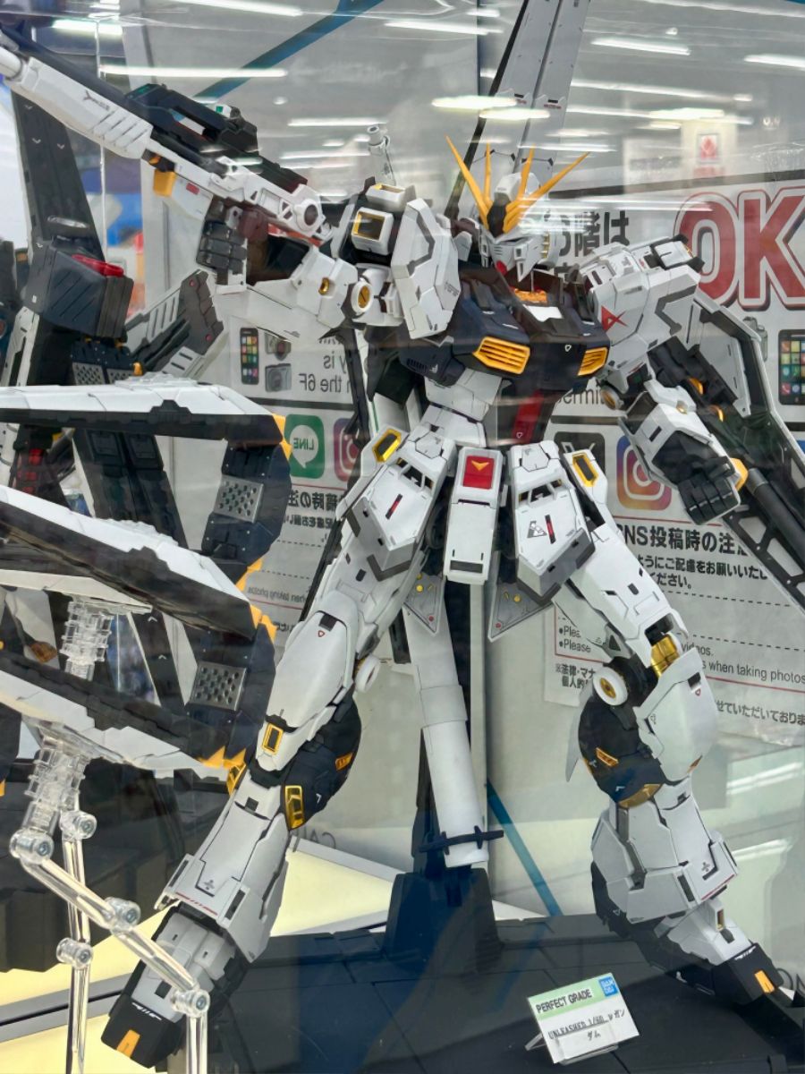 PG 언리쉬드 뉴 건담 이케부쿠로 야마다 전기 전시 사진 2_1.jpg
