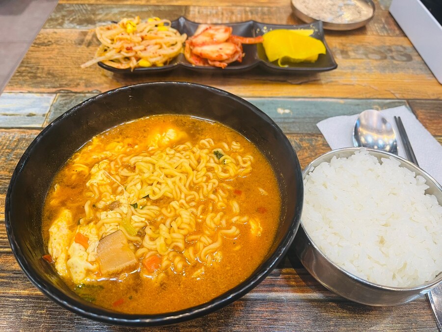 아재 직장인 저렴한 이른 저녁_1.jpg