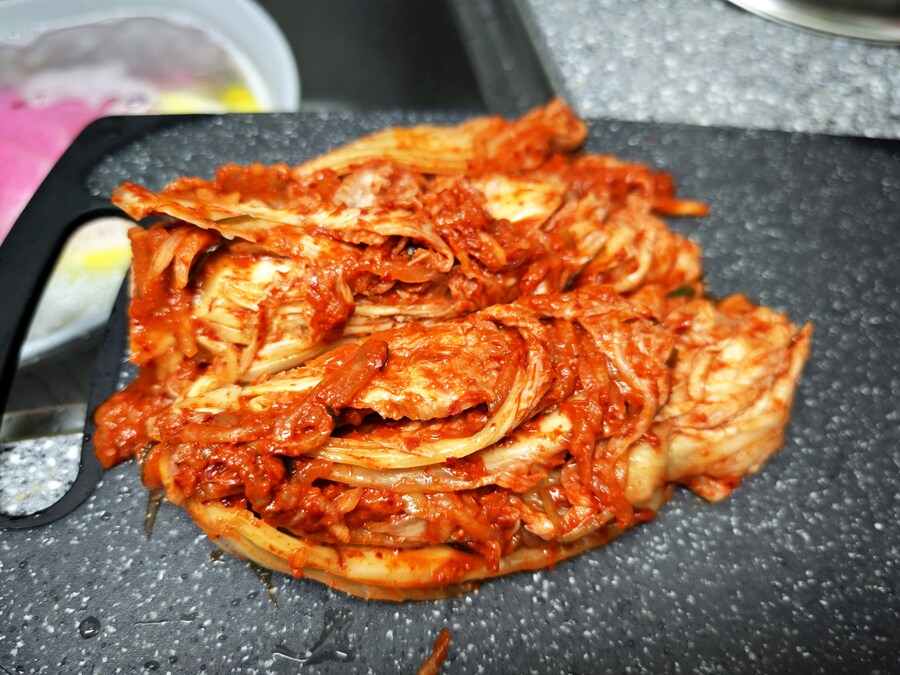 쌀쌀할때는 묵은지 감자탕_4.jpg