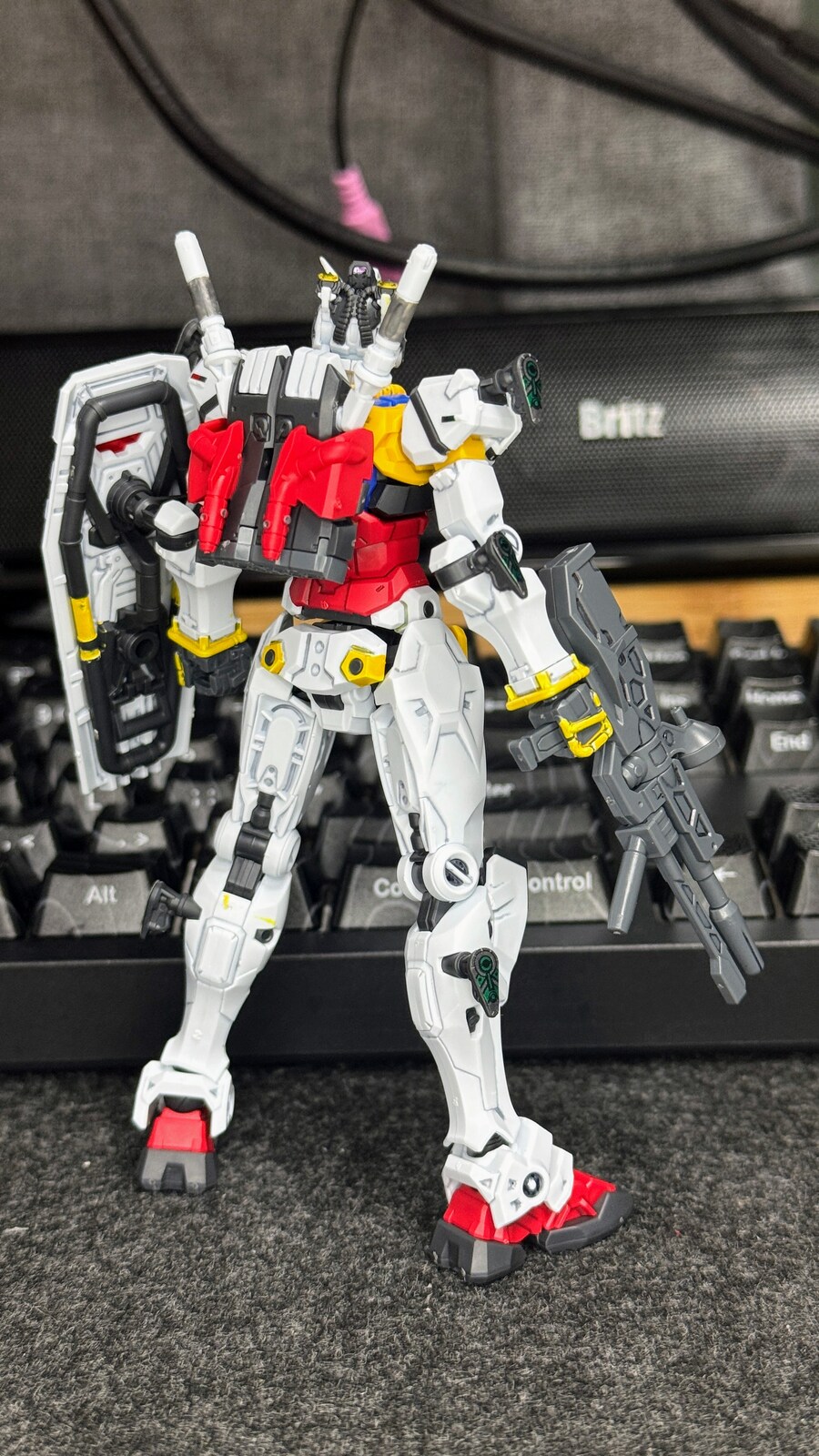 HGGQ 하얀 건담_2.jpg