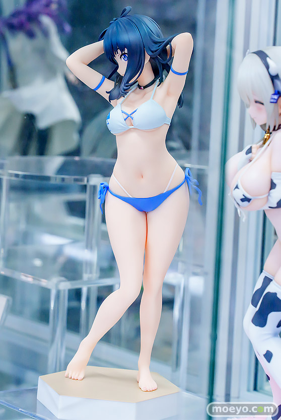 [웨이브] POP UP 비치 퀸즈 타카라다 릿카 L 사이즈 전시 사진_8.jpg