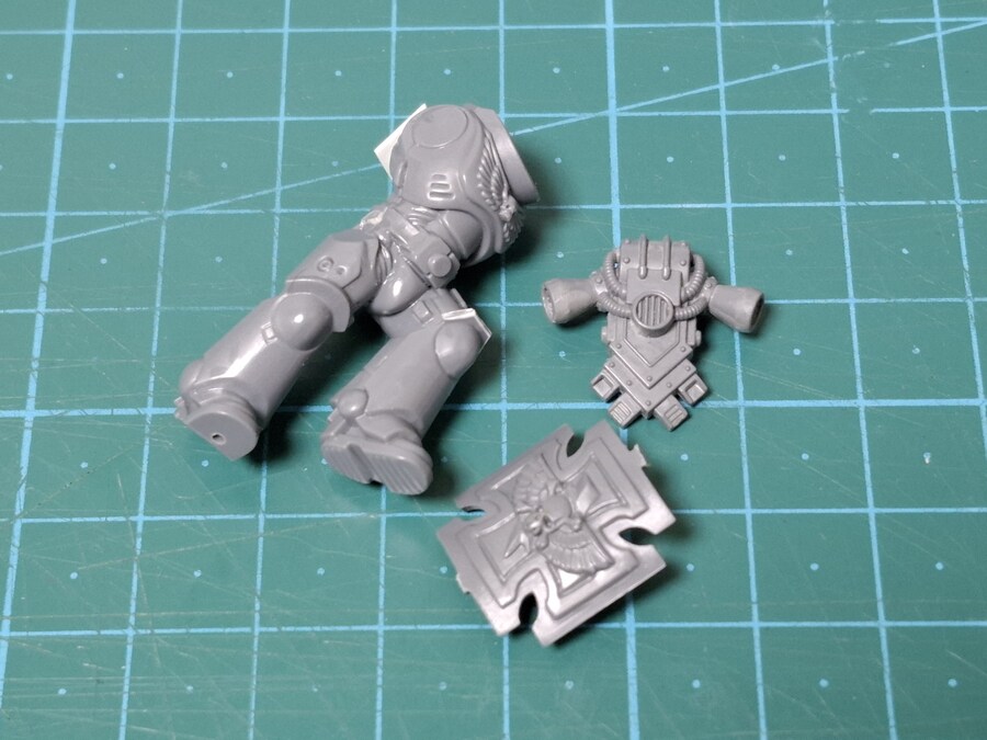 카르카로돈스 브리처 스쿼드 제작기_1.jpg