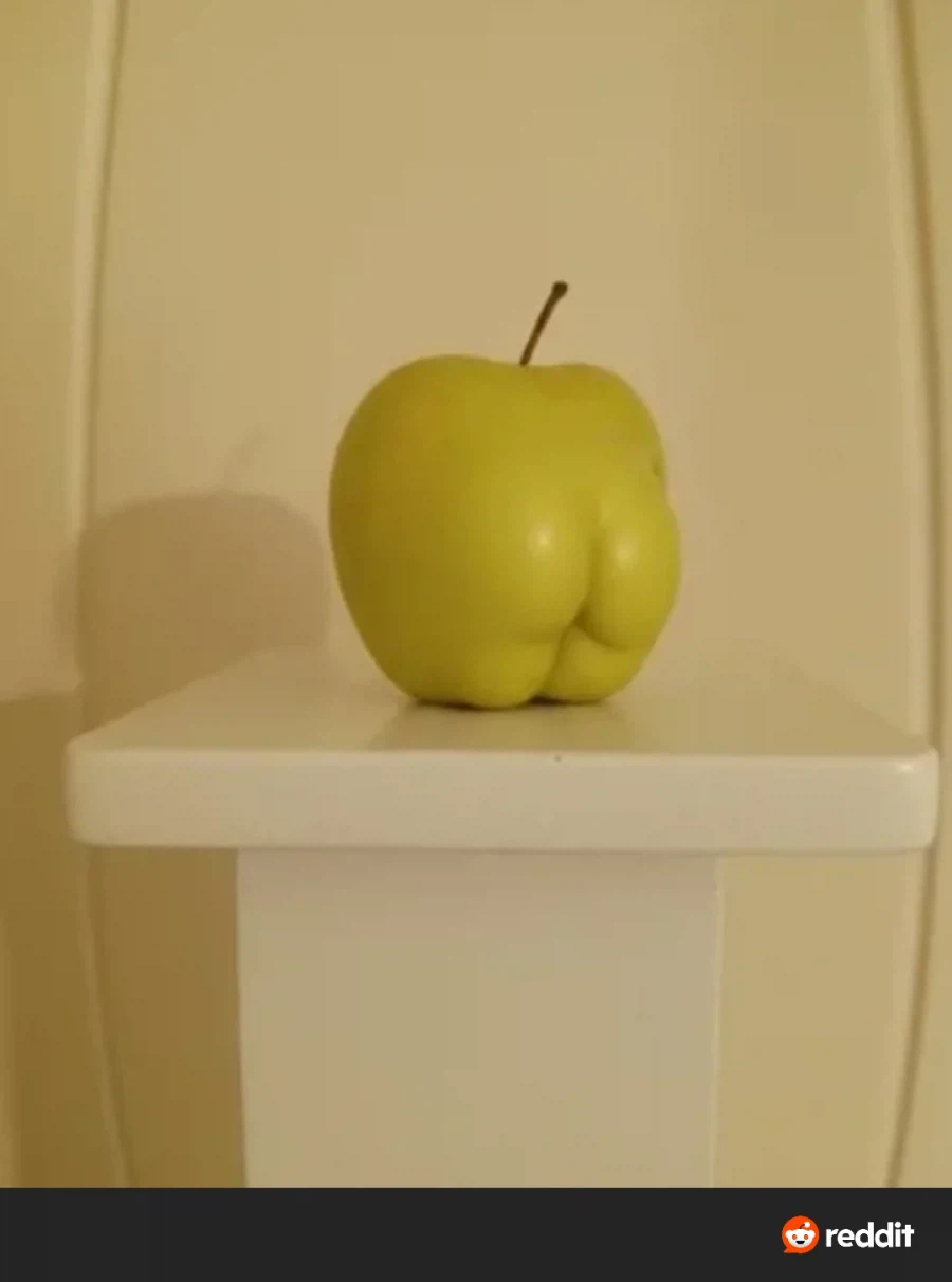 레딧에서 발견한 ...음직한 사과_1.webp