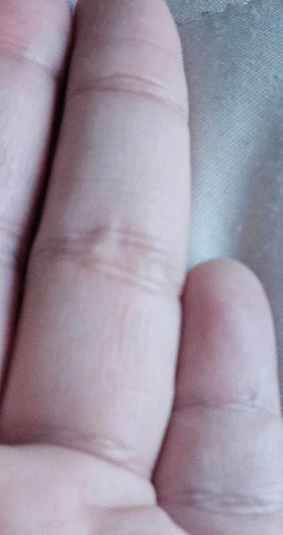 극소수의 사람만 가능한 손가락_1.webp