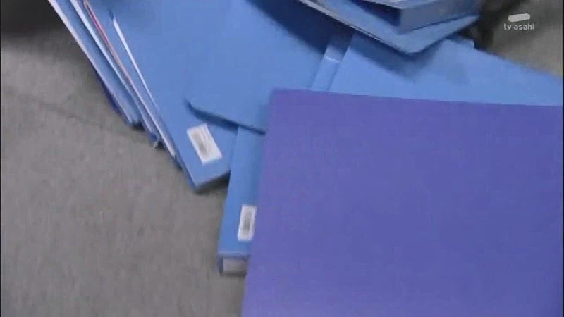 후배한테 책상정리하라고 쿠사리 주는 노처녀 아줌마_3.webp