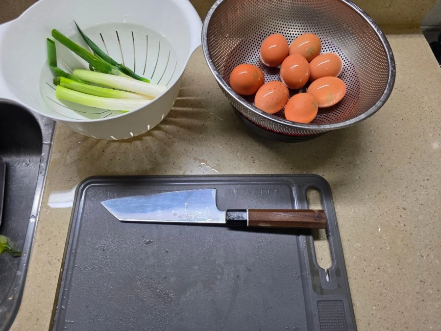 직장에서 3천원씩 걷어서 해먹는 점심 라갈비탕_6.webp