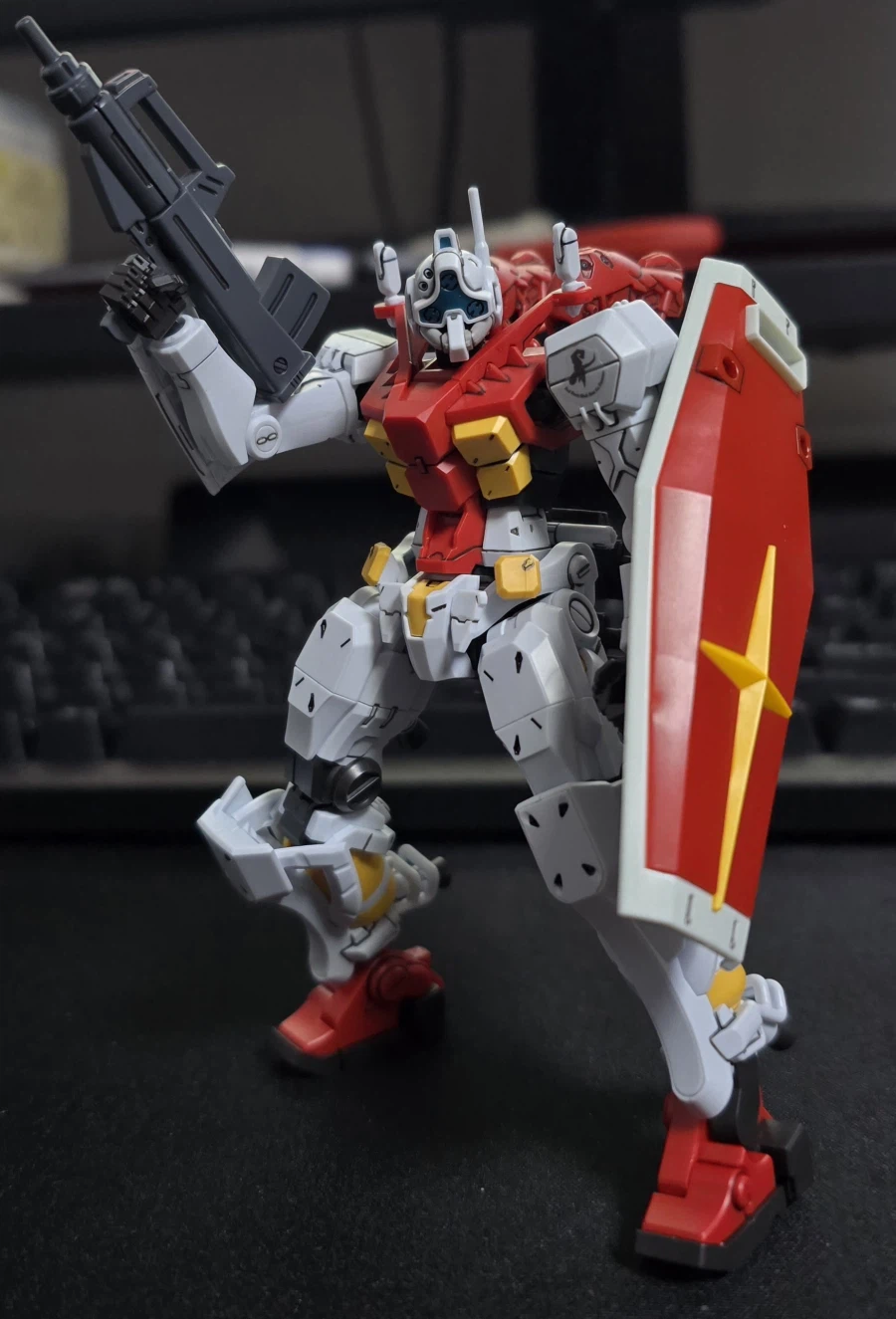 평행우주로부터 무기를 가져온 짐구그_1.webp