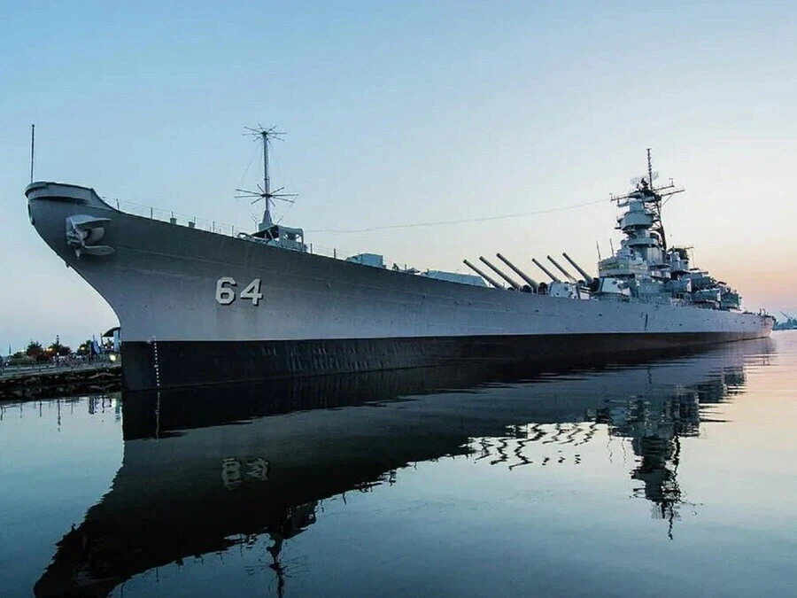 "병림픽 연다!!! 아이오와 전함 vs 야마토 전함"_1.webp