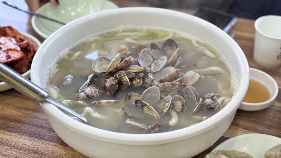 밖에서 밥 먹습니다 - 경기 성남, 오대오바지락칼국수_4.webp