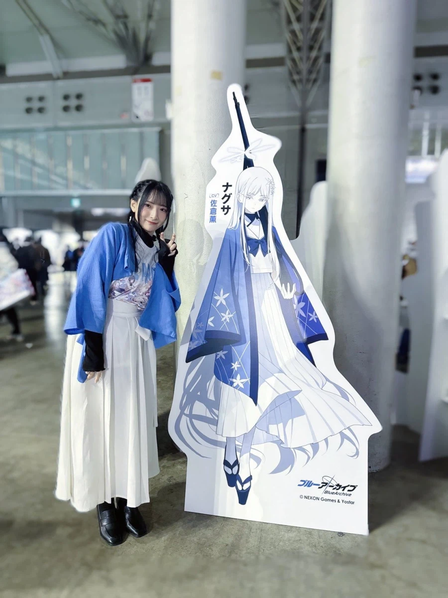 블루아카 5주년 행사장 인증샷 찍은 성우들_5.webp