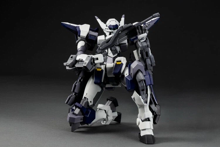 [카도카와]풀 메탈 패닉! 패밀리 아주르 레이븐. 메카모델 개발의 뒷이야기를 듣다_4.webp