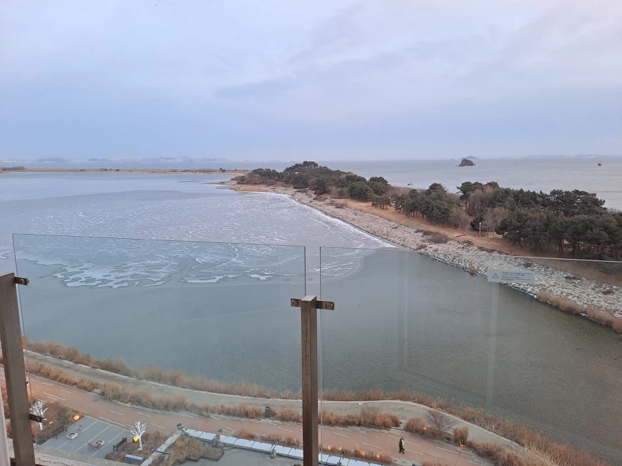 내 꿀같은 휴가는 어디갓지_4.webp