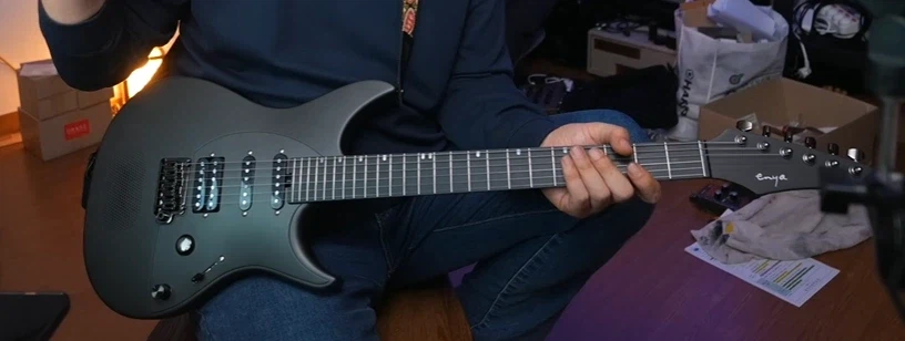 기타) 일렉기타 색깔 3가지 중에 뭐가 제일 좋아보여_1.webp