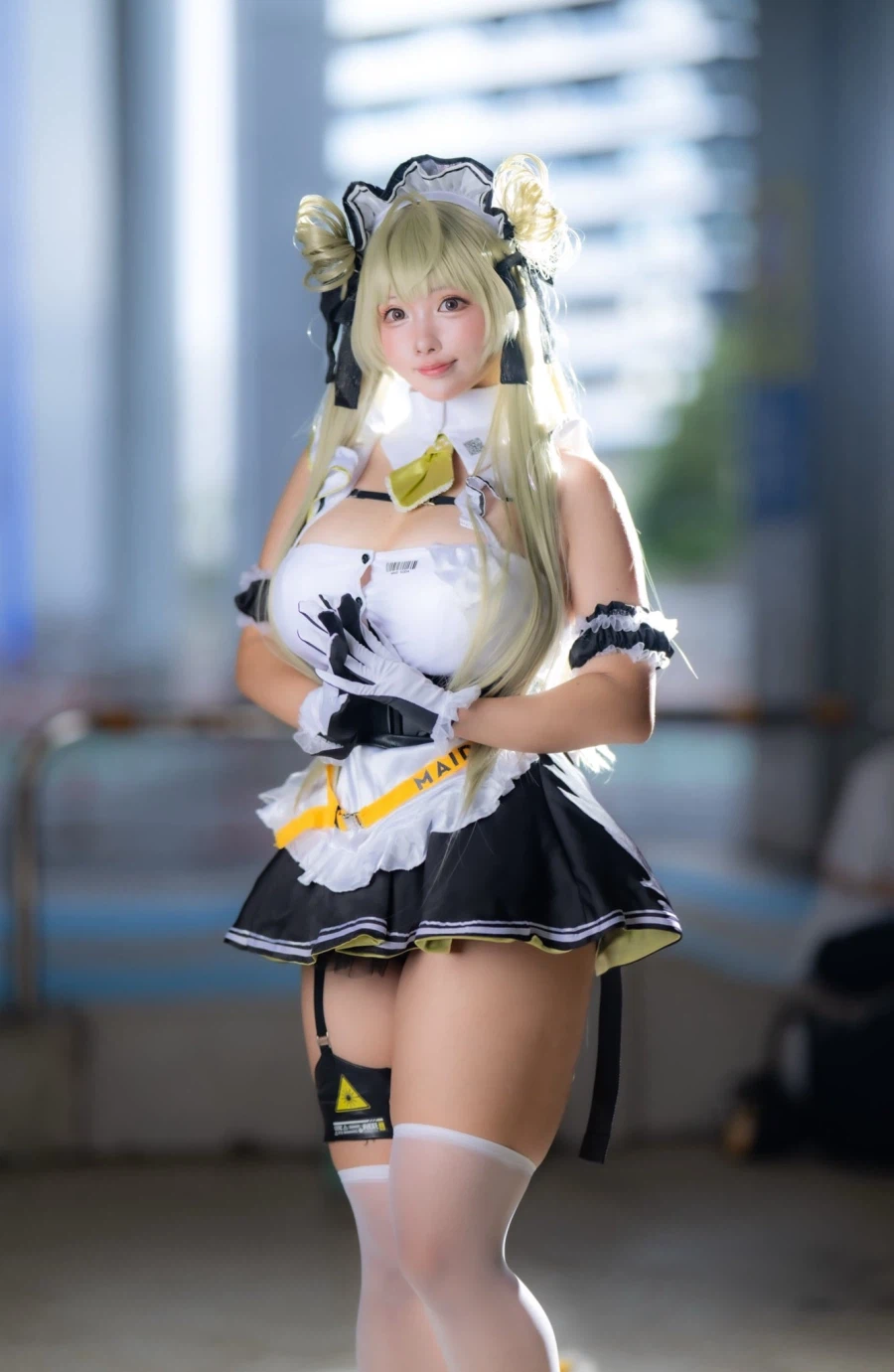 허벅지가 굉장한 코스어_14.webp