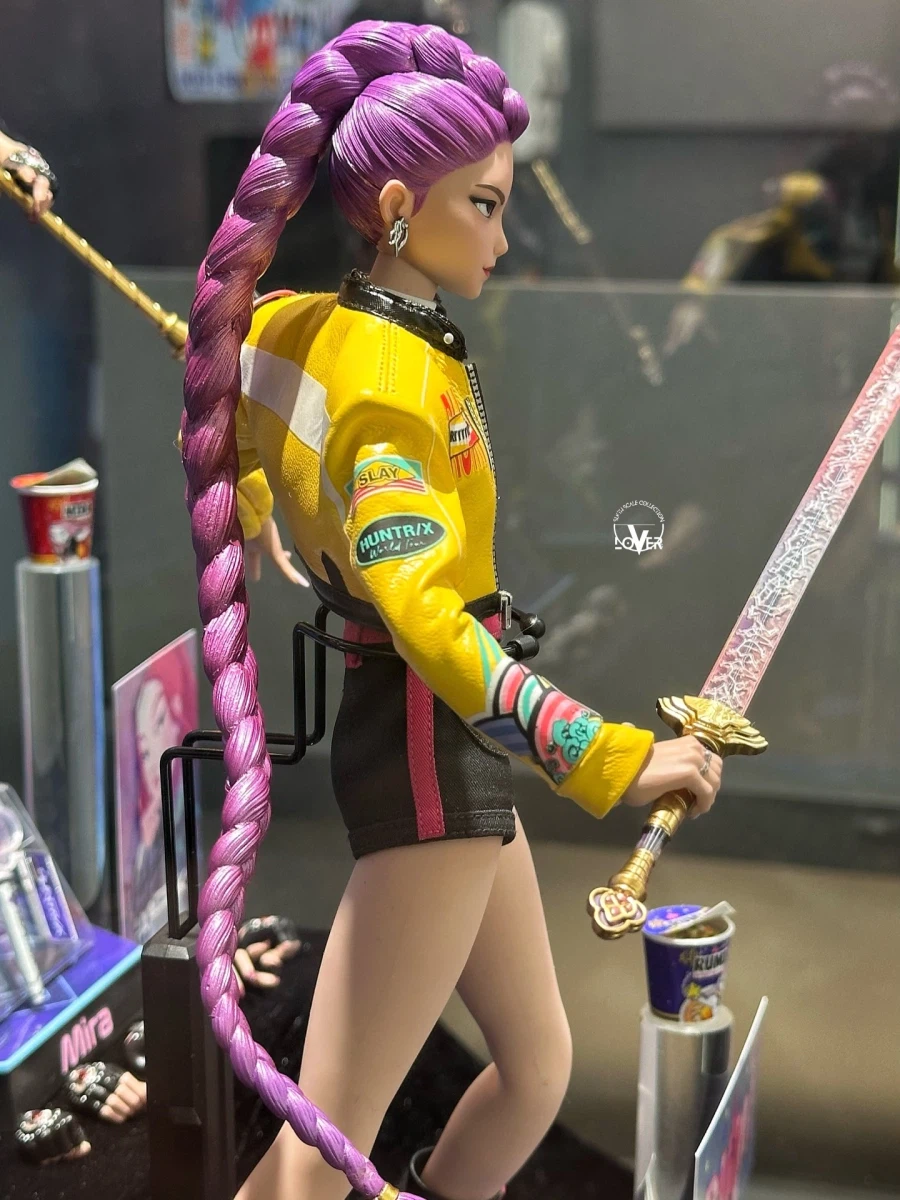 [핫토이] 1/6 케이팝 데몬 헌터스 - 헌트릭스 프로토타입 전시_4.webp