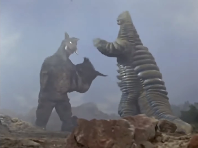 [초대 울트라맨] 괴수들의 삼파전_2.jpg