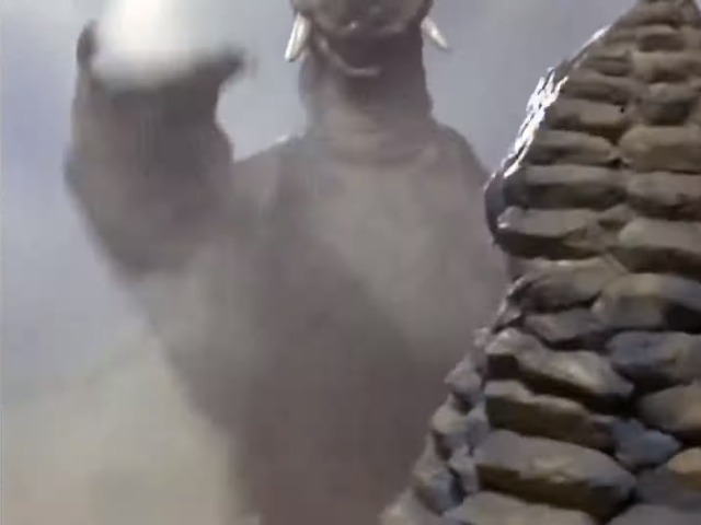 [초대 울트라맨] 괴수들의 삼파전_11.jpg