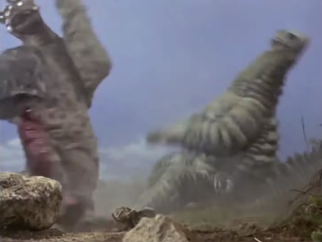 [초대 울트라맨] 괴수들의 삼파전_12.jpg