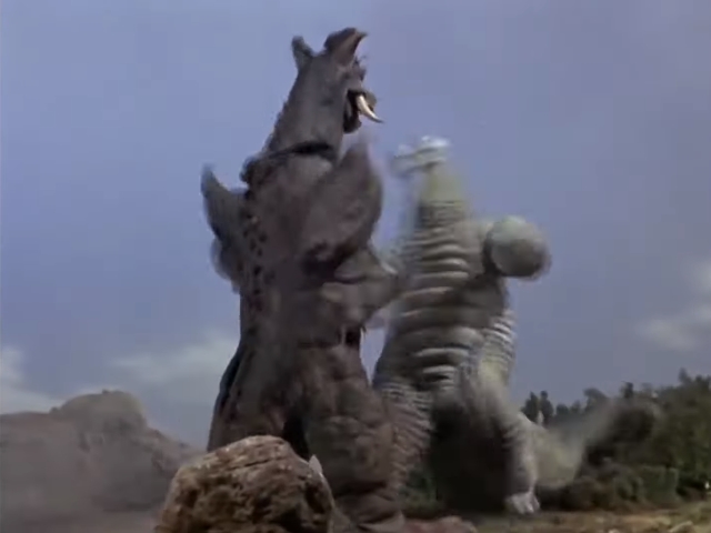 [초대 울트라맨] 괴수들의 삼파전_20.jpg