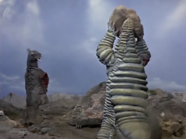 [초대 울트라맨] 괴수들의 삼파전_29.jpg