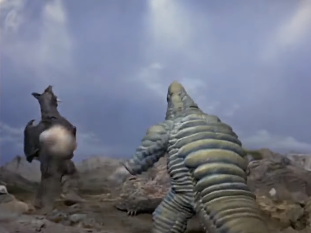 [초대 울트라맨] 괴수들의 삼파전_30.jpg