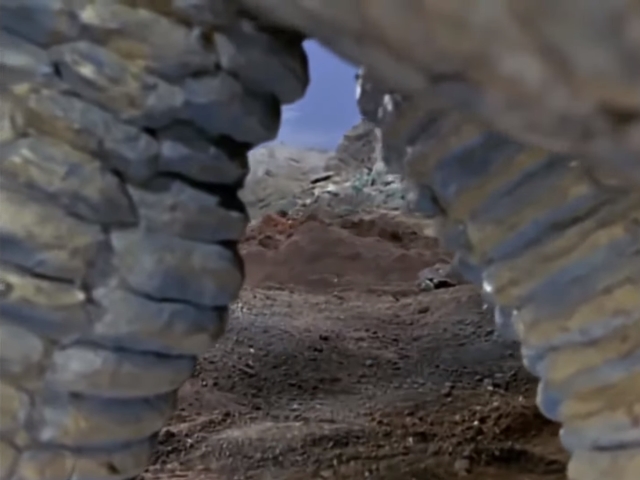 [초대 울트라맨] 괴수들의 삼파전_32.jpg