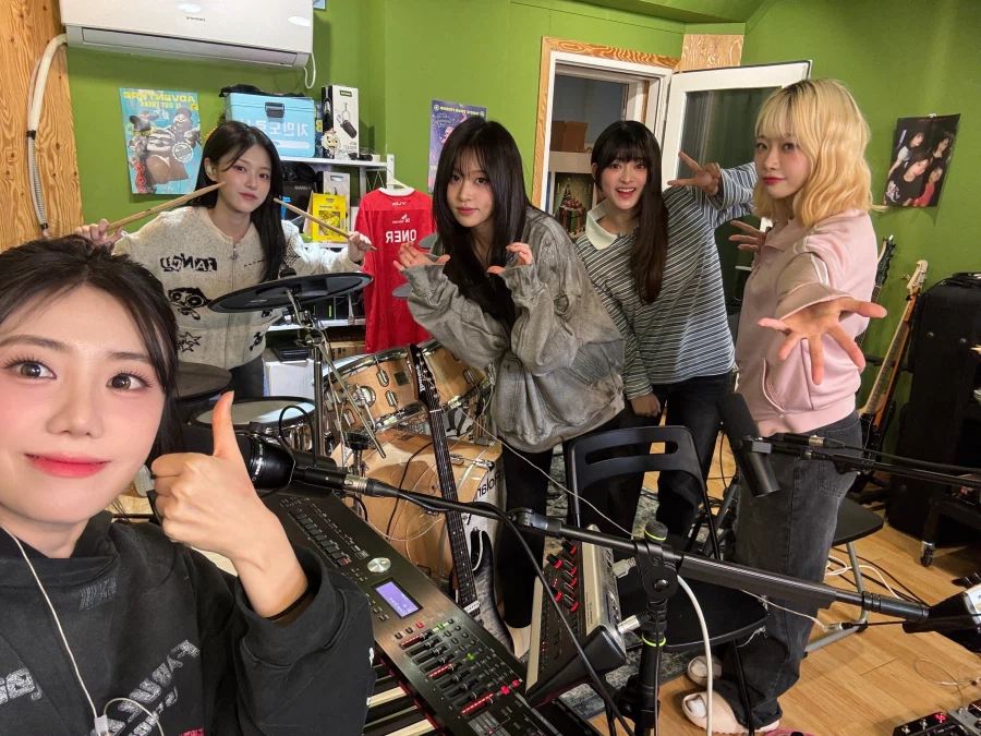 [레이턴시] 인생극장 희연편 : 한예종 나와서 밴드 시작한 그녀_1.webp