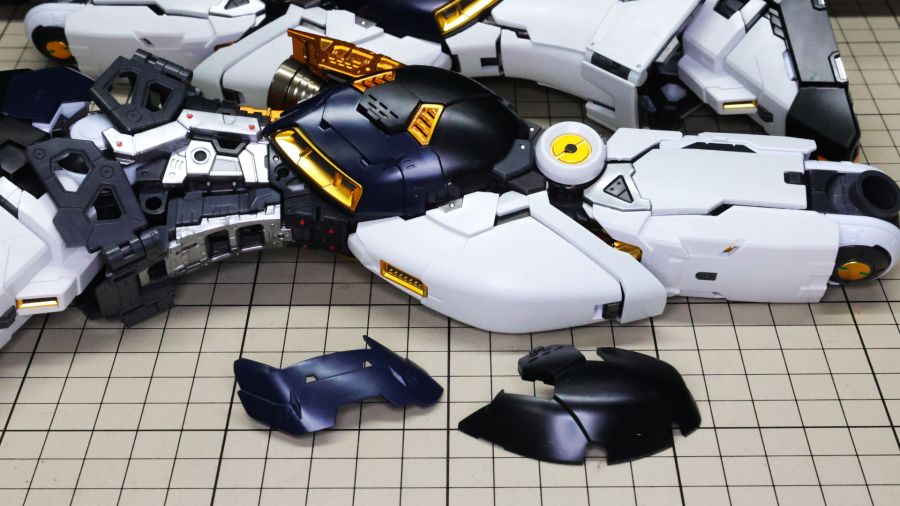 PG 언리쉬드 뉴 건담 장갑 & 무장 조립 과정 사진 (스크롤 주의)_14.jpg