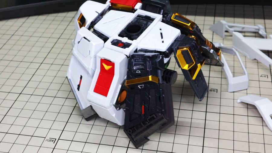 PG 언리쉬드 뉴 건담 장갑 & 무장 조립 과정 사진 (스크롤 주의)_25.jpg