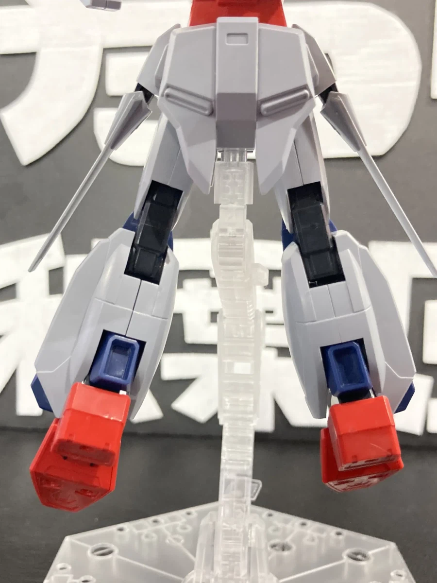 [반다이] HGCE 1/144 레전드 건담. 신판과 구판 비교 해외 리뷰_21.webp