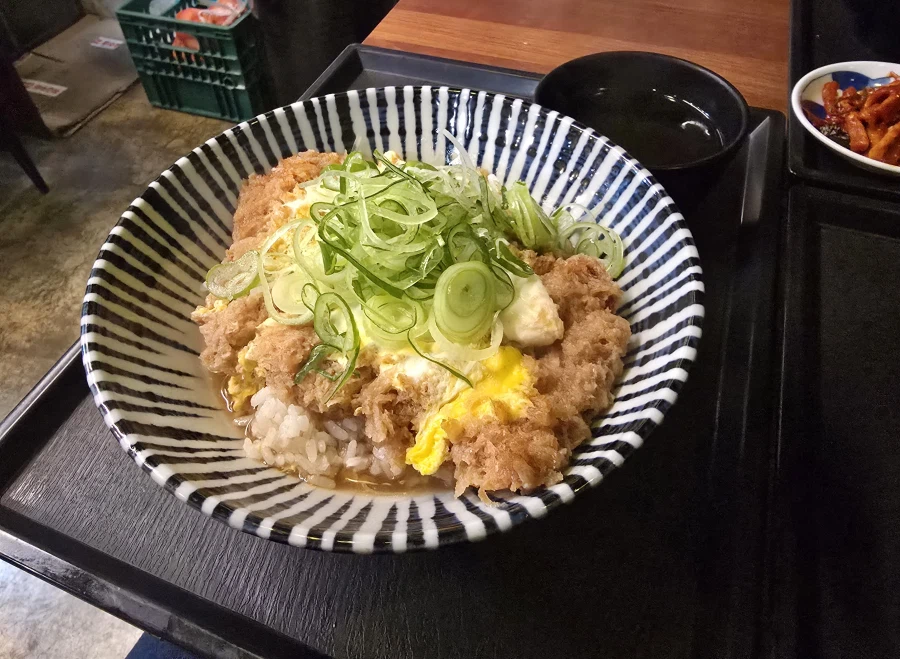 식단하고 있어서 돈부리 간단하게 먹은 소식가 입니다._1.webp