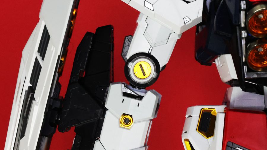 PG 언리쉬드 뉴 건담 롤아웃 포징 사진_27.jpg