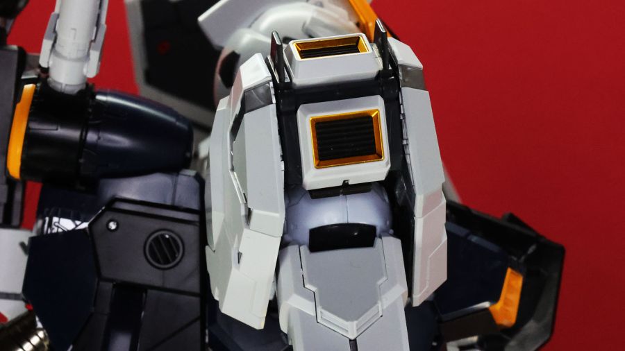 PG 언리쉬드 뉴 건담 롤아웃 포징 사진_30.jpg