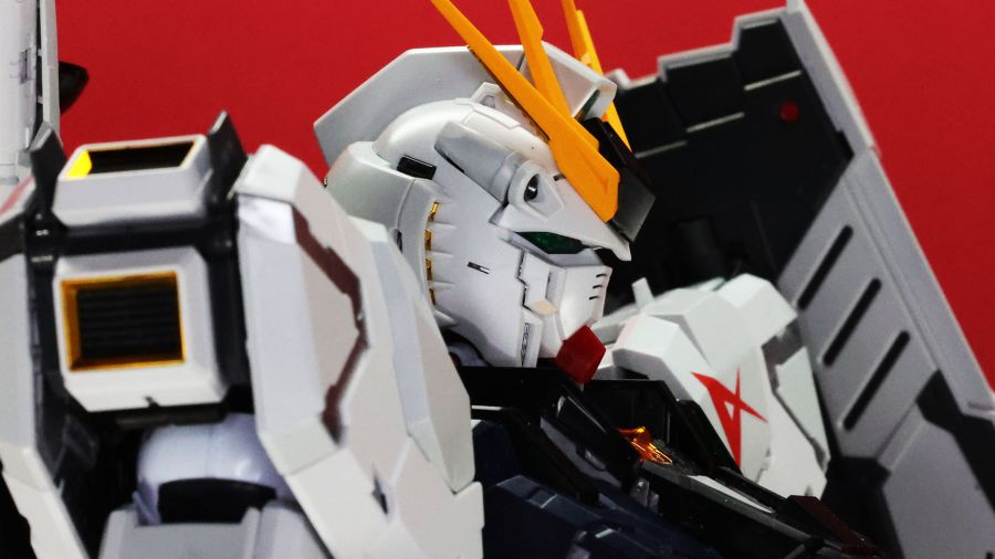 PG 언리쉬드 뉴 건담 롤아웃 포징 사진_31.jpg